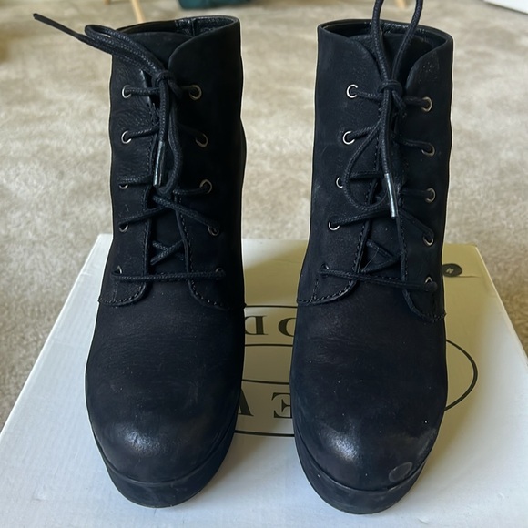 Steve Madden Raspy Booties - Picture 6 of 8